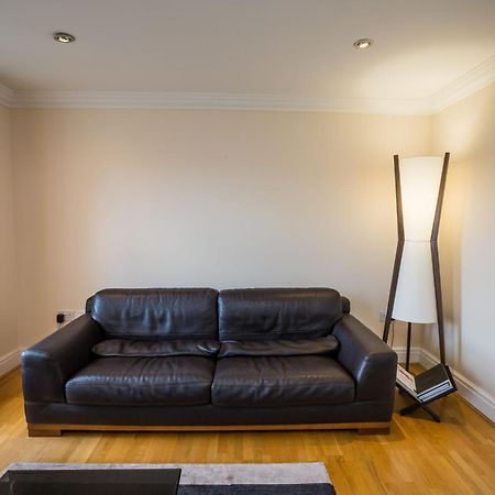 Spacious, 3 Bed House For 6 In Central Chester Hotel Bagian luar foto