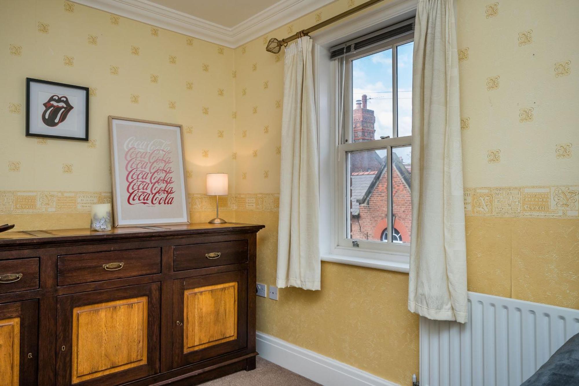 Spacious, 3 Bed House For 6 In Central Chester Hotel Bagian luar foto