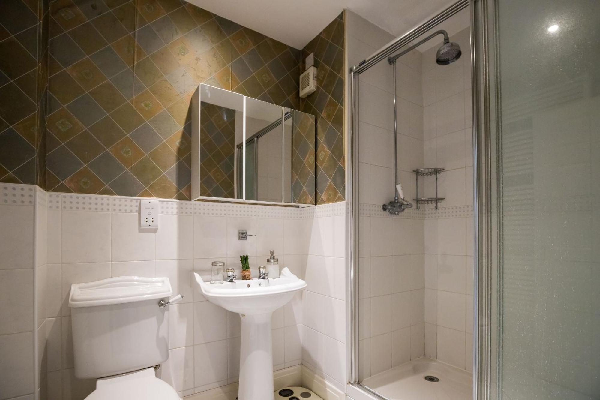 Spacious, 3 Bed House For 6 In Central Chester Hotel Bagian luar foto